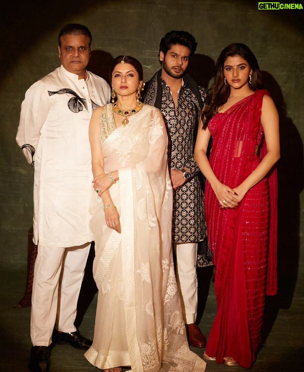 Bhagyashree Instagram - Moments before we were told to smile. Happy family 😝 #diwali