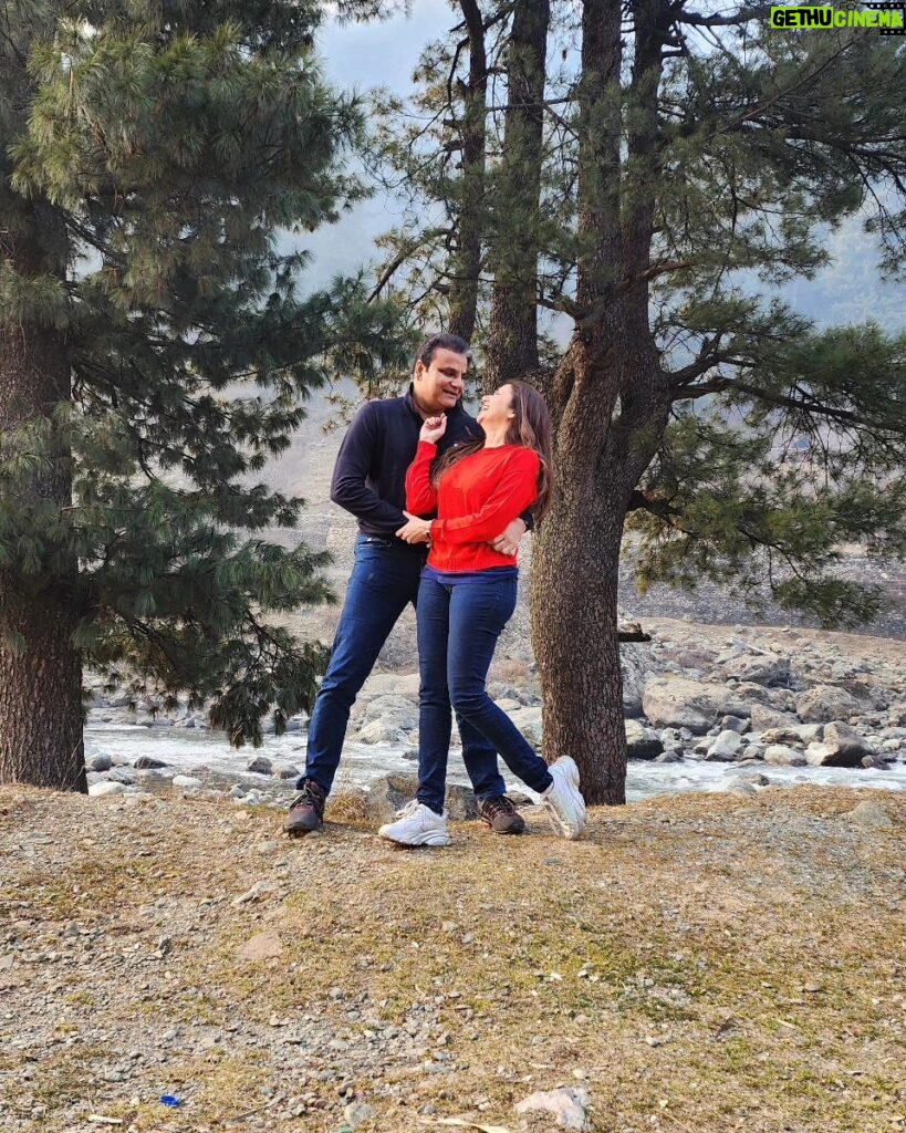 Bhagyashree Instagram - Posers! #couplevibes #couplegoals #hubbynme #posers #holidayphotos #holidaymood