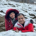 Bhagyashree Instagram - Posers! #couplevibes #couplegoals #hubbynme #posers #holidayphotos #holidaymood