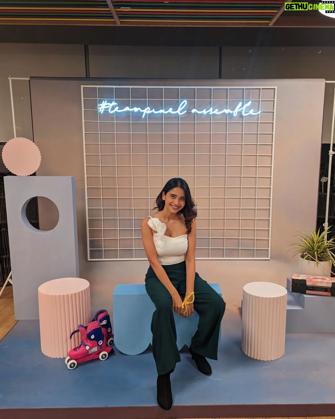 Bhagyashree Limaye Instagram - Any guesses as to where I was last night? 🤍 #hintseverywhere #ootd
