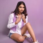 Bhagyashree Limaye Instagram - Lobe! 💟 📷 @sarrikaaaaaa #saturday #purpleaesthetic