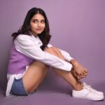 Bhagyashree Limaye Instagram - Lobe! 💟 📷 @sarrikaaaaaa #saturday #purpleaesthetic