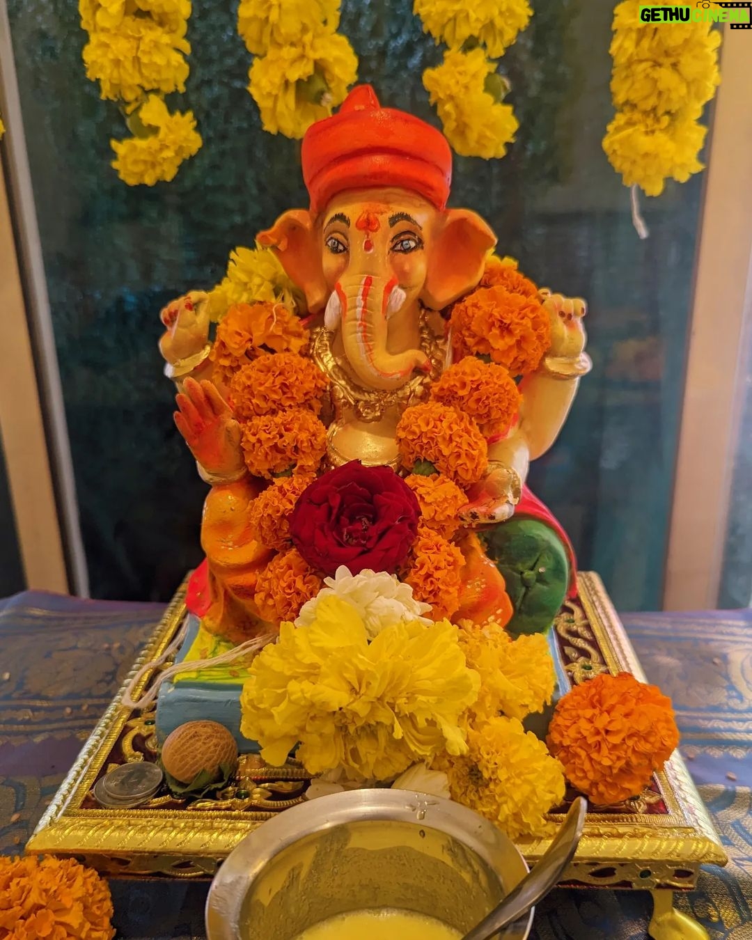 Bhagyashree Limaye Instagram - सगळंच गोड! ♥️ . . #GaneshChaturthi #ganpatibappamorya