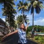 Bhagyashree Limaye Instagram - Sunshine, warmth and memories! #august 🏝️☀️