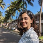 Bhagyashree Limaye Instagram - Sunshine, warmth and memories! #august 🏝️☀️