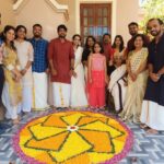 Bhagyashree Limaye Instagram - Family, friends, love, laughter, good food, happy tummies made onam wonderful 🌼 #onam