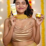 Bhagyashree Limaye Instagram - Want bright, spotless and glowing skin this festive season? Garnier's got you covered! :) Follow the full proof method of Complete Range that incorporates the goodness of Vitamin C in your skincare regime and watch your skin shine brighter than the festive lights! #AD #Garnierlndia #CleanseTreatSeal #Facewash #UVCream #VitaminC #VitaminCSerum #SkincareRoutine #BrighterSkin @garnierindia