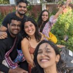 Bhagyashree Limaye Instagram - This crazy bunch! 🤍 #dump #weekend Mulki