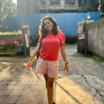 Bhagyashree Mote Instagram - Turning towards the light!💫🌞🫠 #bareskin #happypuppy #positivevibes #fresh #newness #happiness