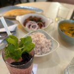 Bhagyashree Mote Instagram - Good food, good mood!💜🤍 #allthatdelicacy #moreconcentrating #onpeace #andself