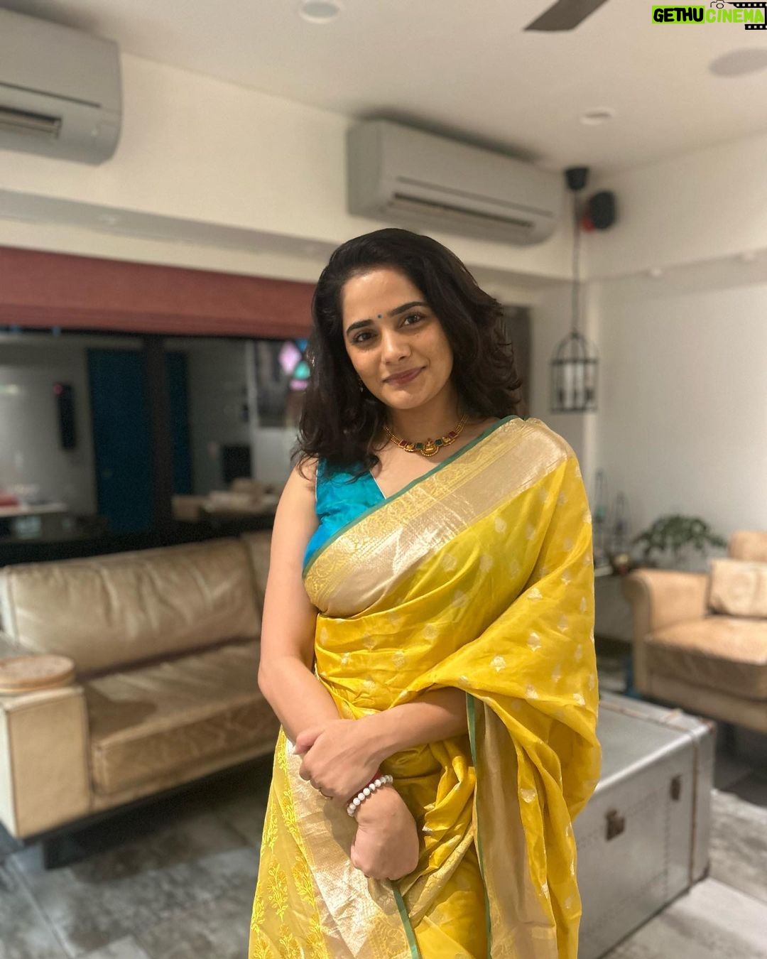 Bhagyashree Mote Instagram - Festive vibes!✨ Happy Diwali from me and mine!❤️ . . . #diwali #brightness #light #celebration #festival #ready #feels