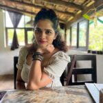 Bhagyashree Mote Instagram - Some good time has been spent!⏳ Rajbagh Beach