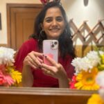 Bhagyashree Mote Instagram - All that’s merry merry!🎄🎊🥮 Happy Holidays!🥳
