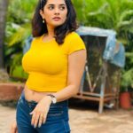 Bhagyashree Mote Instagram - Hain ji?💁🏻‍♀️ 📷 @shreyash_thekingjd 🤩 . . . #lookoftheday #shiningstar