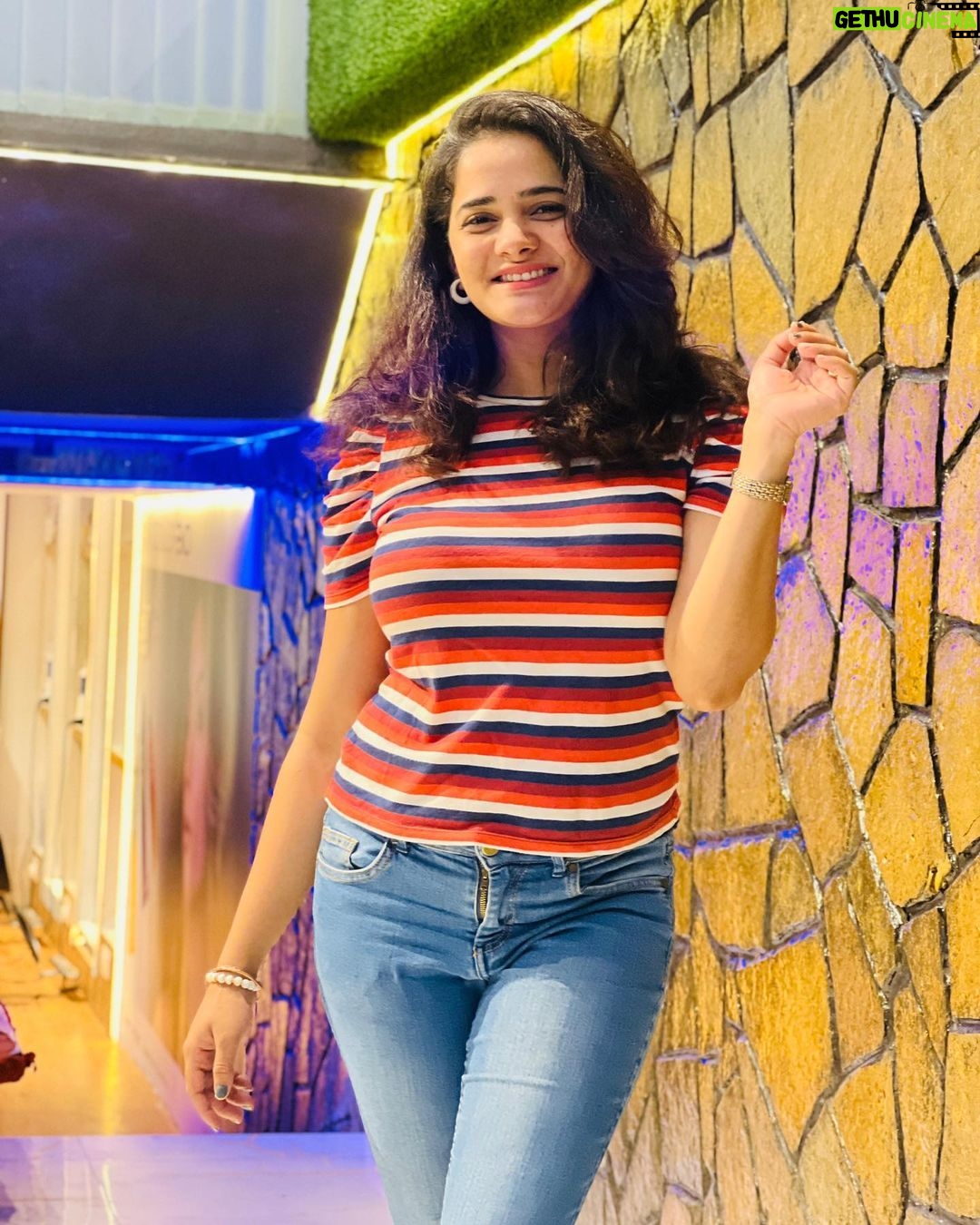 Bhagyashree Mote Instagram - Just following my lane…🤸🏻♀️🛹 . . . #dreamy #me #beingmyself #finding #mycenter