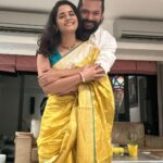 Bhagyashree Mote Instagram - Festive vibes!✨ Happy Diwali from me and mine!❤️ . . . #diwali #brightness #light #celebration #festival #ready #feels