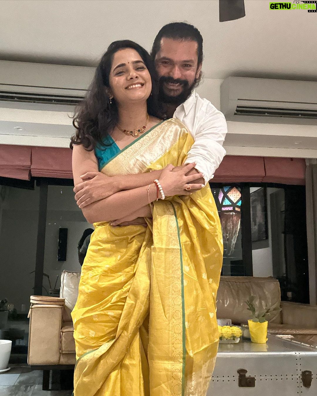 Bhagyashree Mote Instagram - Festive vibes!✨ Happy Diwali from me and mine!❤️ . . . #diwali #brightness #light #celebration #festival #ready #feels