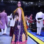 Bhagyashree Mote Instagram - Playing dress up!🎠 #garbalook . . . 📸 @thememoryfilmers @ajays.thakur #fun #dance #positivity
