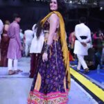 Bhagyashree Mote Instagram - Playing dress up!🎠 #garbalook . . . 📸 @thememoryfilmers @ajays.thakur #fun #dance #positivity