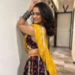Bhagyashree Mote Instagram - Full colourful!🌈😁 . . . #look #garba #love #dance #enthusiast