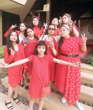 Bharti Singh Instagram - merry christmas 🌲❤️🤗😍 @laksh_singhlimbachiya @haarshlimbachiyaa30