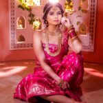 Bhavika Sharma Instagram - NAVRATRI DAY 8 Look featuring the beautiful @bhavikasharma53 in a Modern Goddess Avatar where she represents Color Pink , 8th Color of Navratri 💖 . . Shoot Concept & Designed By:- @nehaadhvikmahajan @bridalsbynam . 💄MUA , Hair & Styling :- @nehaadhvikmahajan . Assisted By :- @styleby_vaishnavi . 🥻Saree :- @neerusindia . 💍Jewelery :- @sonisapphire . 🎥:- @abhay_r_kirti . #bhavikasharma #makeup #ootd #nehaadhvikmahajan #makeupbyme💄 #nammakeovers #bride #to #be #bridal #look #bridalmakeupartist #destinationweddingmakeupartist #weddingmakeup #hair #hairstyling #nammakeovers #bollywood #television #makeupartist #mumbai #traveller #all #over #the #globe