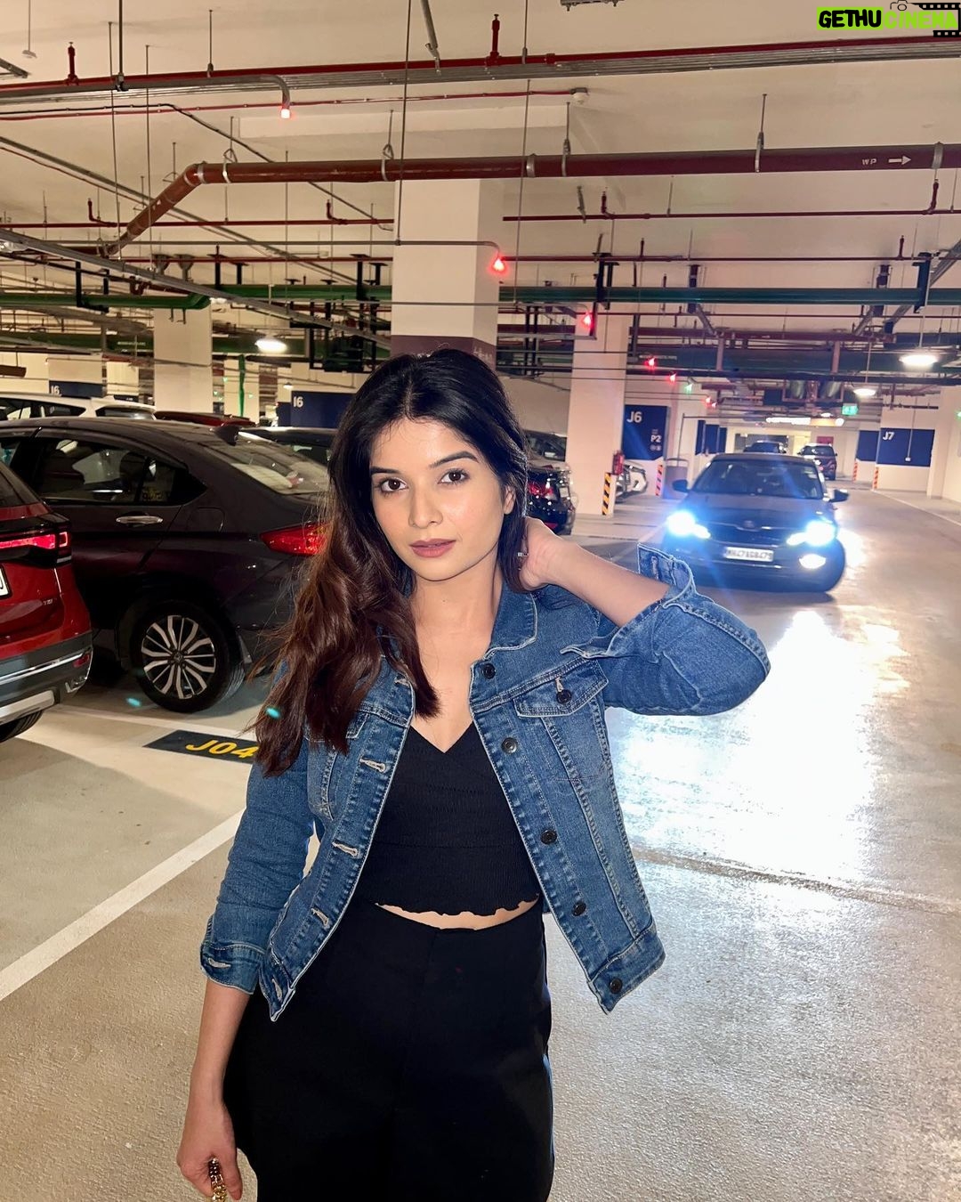 Bhavika Sharma Instagram - Hey you guysss💗💗 I know it’s been long 🙈 Just wanted to say I love you all🫶🏻