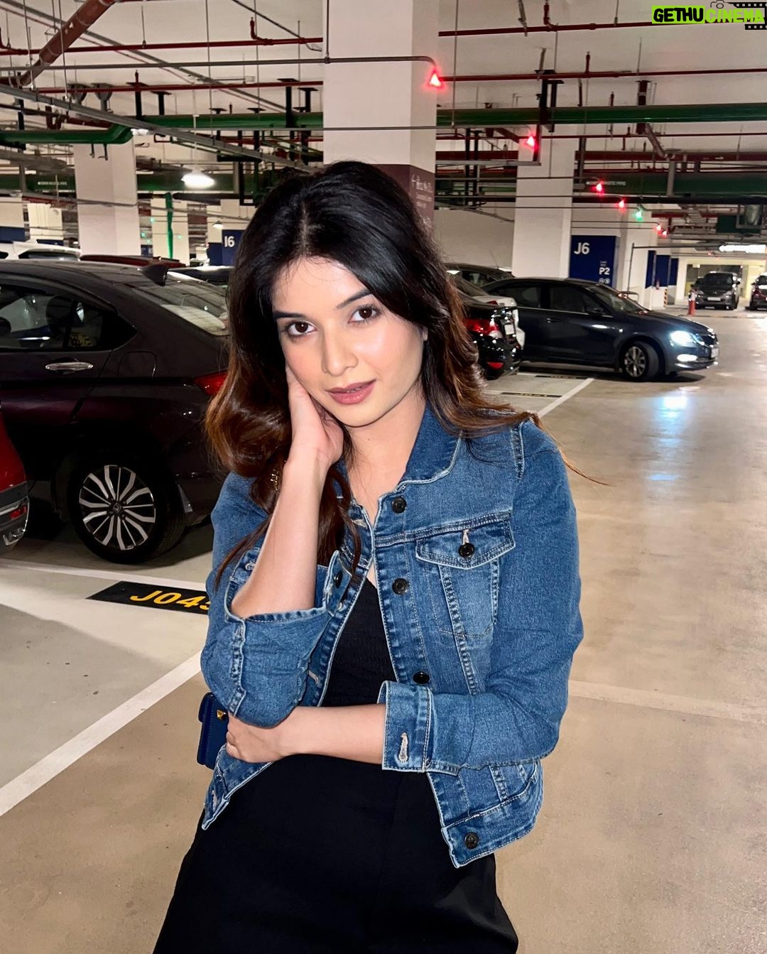 Bhavika Sharma Instagram - Hey you guysss💗💗 I know it’s been long 🙈 Just wanted to say I love you all🫶🏻