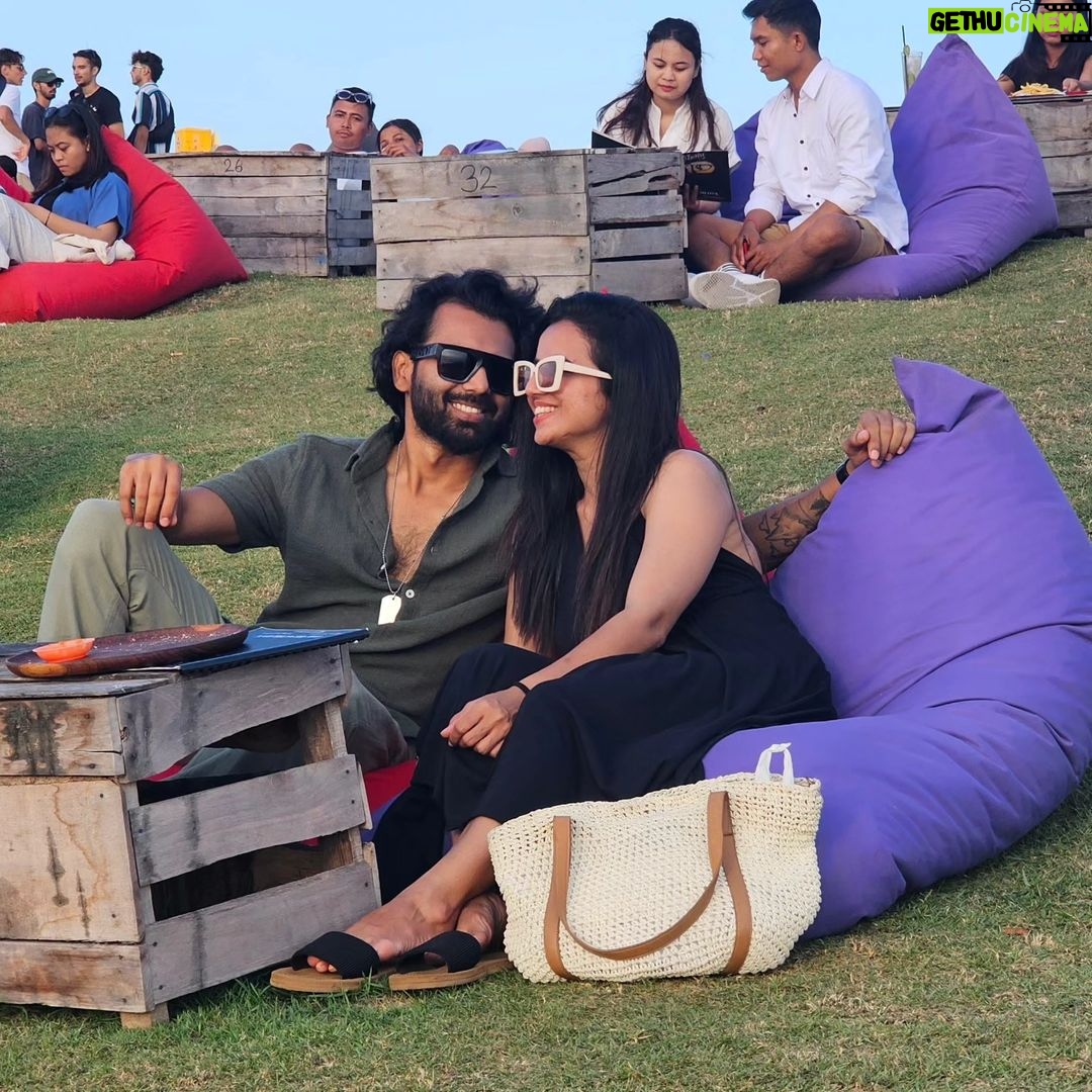 Bhavini Purohit Instagram - Photo Dump from Bali β₯οΈππ€©π« At times we forget that we are posing for a photo & get in the moment so much that we need be reminded πππ«Άπ» . . . #bali #indonesia #beach #sunset #party #sunsetparty #couple #couplegoals #coupleposes #bhavinipurohit #bhavini4dhaval #travelling #traveler #influencer #travelinfluencer #instagood #trending #instagram #viral #explorepage Bali, Indonesia