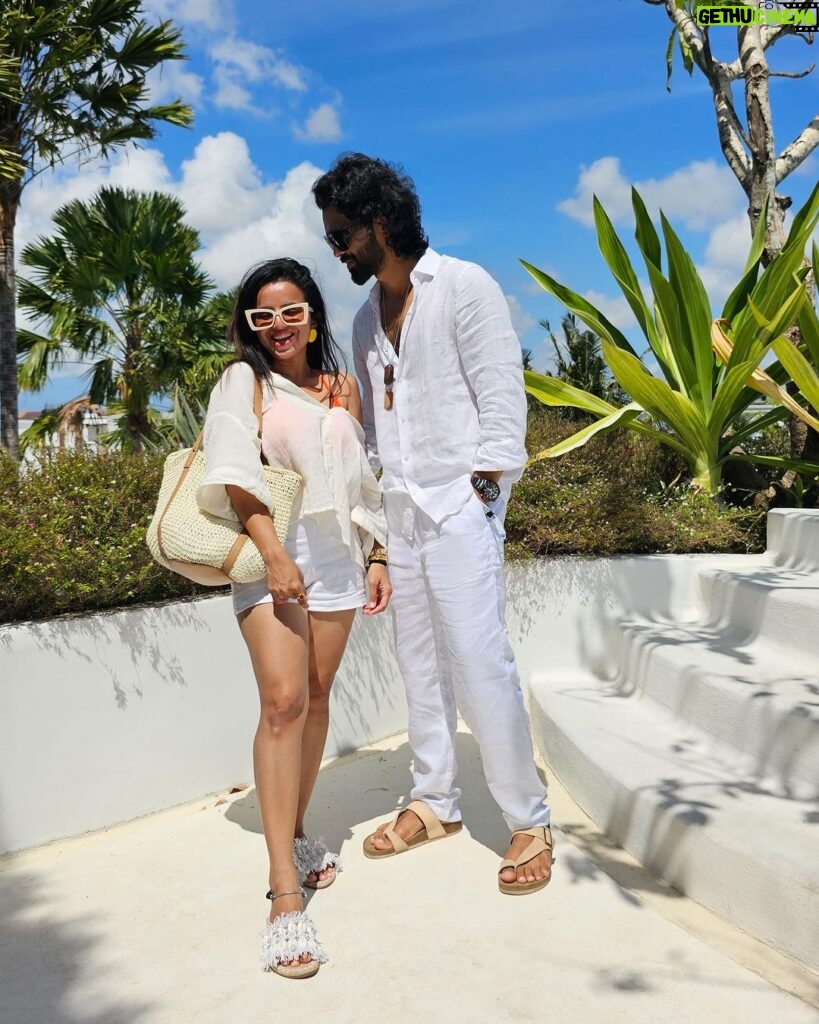 Bhavini Purohit Instagram - A million times over,I will always choose you ♥️, w/ @dhavalmavreck . #influencer #couple #couplegoals #bali #travel #beachwear #beachlove #madness #bhavinipurohit Canggu, Bali, Indonesia