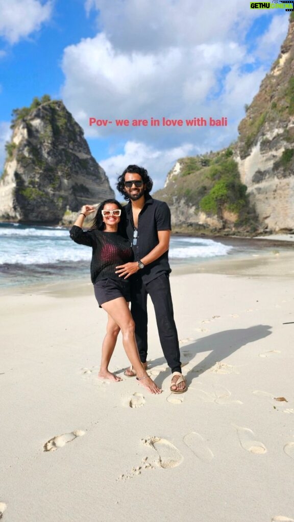 Bhavini Purohit Instagram - Pov- We are in Love with Bali ♥️ . Location- Diamond beach, Nusa Penida . #influencer #beach #love #tropical #trend #reels #couple #couplegoals #trending #beachlife #hiddenbeach Nusa Penida / Penida Island