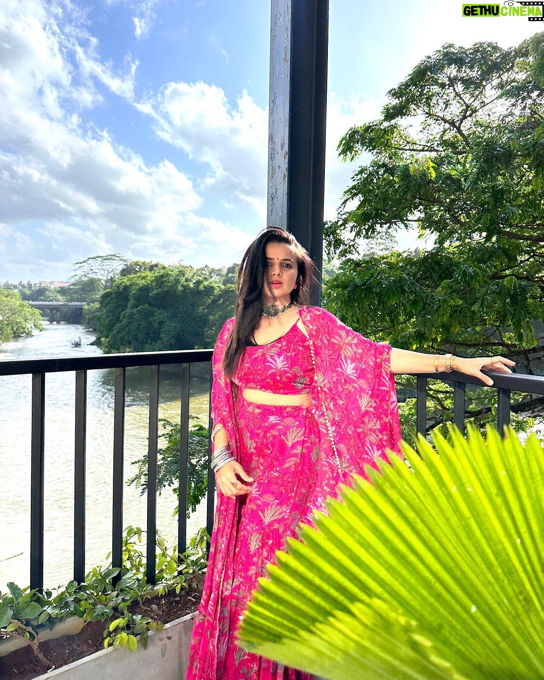 Bhavini Purohit Instagram - What Jhumka 😝 . Wearing - @aachho (Their New Collection) . #influencer #style #traditional #wear #indian #indianwear #jhumka #crazy #love #bhavinipurohit