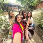 Bhavini Purohit Instagram - Bunch of people whom I call friends ♥️ Happy Times in Srilanka . #influencer #friendship #srilanka #travel #trend #trending #buddies #bhavinipurohit