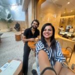Bhavini Purohit Instagram - Coffee dates are the best with bae 🫶🏻 . #influencer #coffee #date #loveyou #babe #bandra #foodporn #food #trend #bhavinipurohit