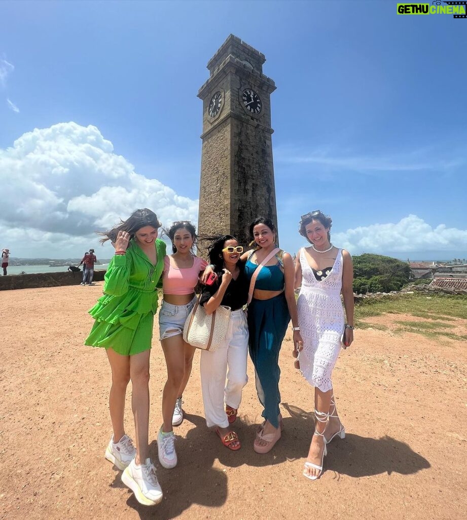 Bhavini Purohit Instagram - Bunch of girls Chilling n Clicking 😂 . @goldcoastfilmsofficial @destination_srilanka . #seeingisbelievingsl #visitsrilanka #flysrilankan #srilankanairlines #NamasteFromSrilanka Cinnamon Bentota Beach