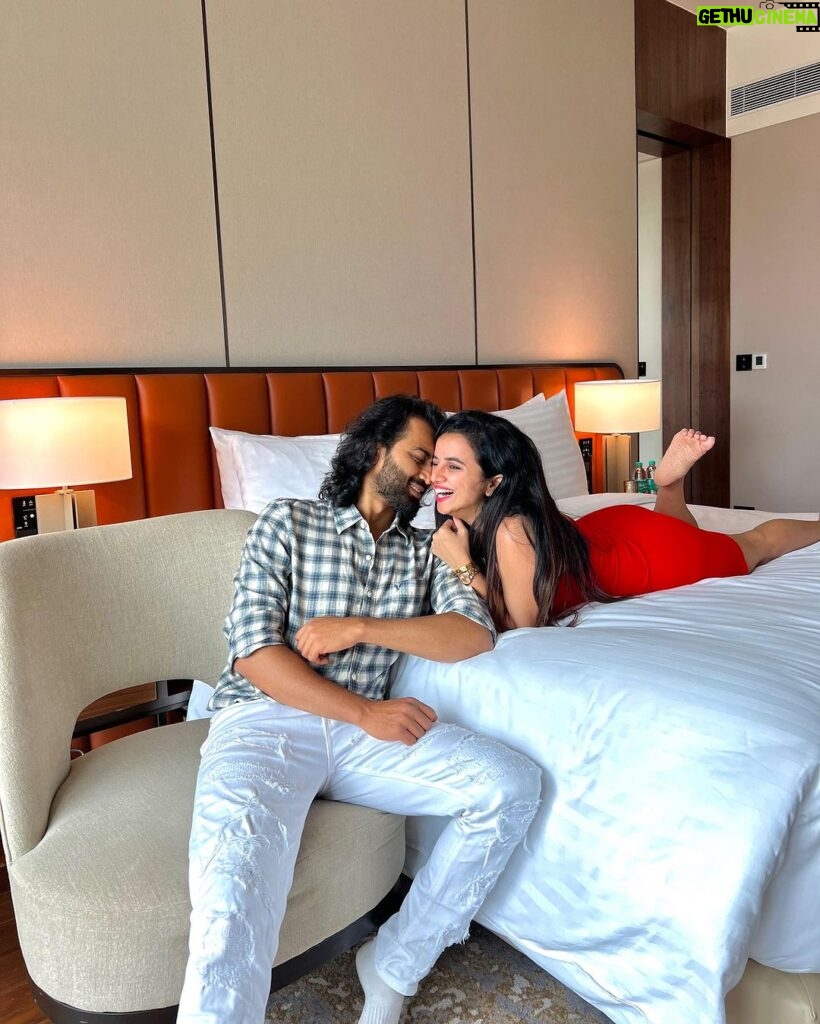 Bhavini Purohit Instagram - Reminiscing memories with @radissonbluhotelspanashik . With @dhavalmavreck . #influencer #style #couple #couplegoals #staycation #madness #love #babe #dhaval4bhavini #bhavinipurohit Radisson Blu Hotel & Spa Nashik