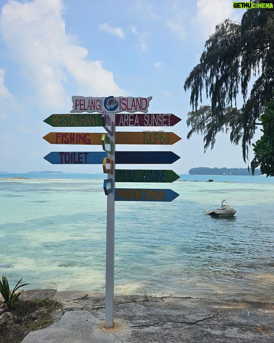 Bhavini Purohit Instagram - Finding paradise where ever I go 🫶🏻 . Travel partner- @indigo.6e W/ @dhavalmavreck . #influencer #travel #paradise #wanderlust #indonesia #island #indigo #travelling #trending #bhavinipurohit Jakarta, Indonesia