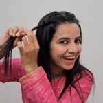 Bhavini Purohit Instagram - #stylewithbee Hairstyle Hack | Try it ♥️ . #bhavinipurohit #influencer #style #hairstyle #hack #styling #stylefashion #festive #traditional #trend