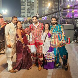 Bhavini Purohit Instagram - Navratri with my Mains ♥️
.
Wait for the Vlog😬
.
#influencer #navratri #dandiya #dancer #fun #buddies #crazy #saathiya #gang #bhavinipurohit