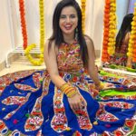 Bhavini Purohit Instagram – 4/9 Navratri fits! #stylewithbee 
.
Blouse- @loveandlabelsbyhemakshii 
Ghagra- Street shopping, Kandivali 
Jewellery- @amazondotin 
.
#influencer #style #navratri #navratrispecial #dandiya #garba #dance #trend #trendingreels #bhavinipurohit