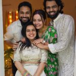 Bhavini Purohit Instagram - #TuborgWaliDiwali with all this patakas ♥️ @tuborg . Celebration with #TuborgWaliDiwali #tuborgicedraft #whynot #tuborgzerosoda #opentomore