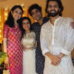 Bhavini Purohit Instagram - #TuborgWaliDiwali with all this patakas ♥️ @tuborg . Celebration with #TuborgWaliDiwali #tuborgicedraft #whynot #tuborgzerosoda #opentomore