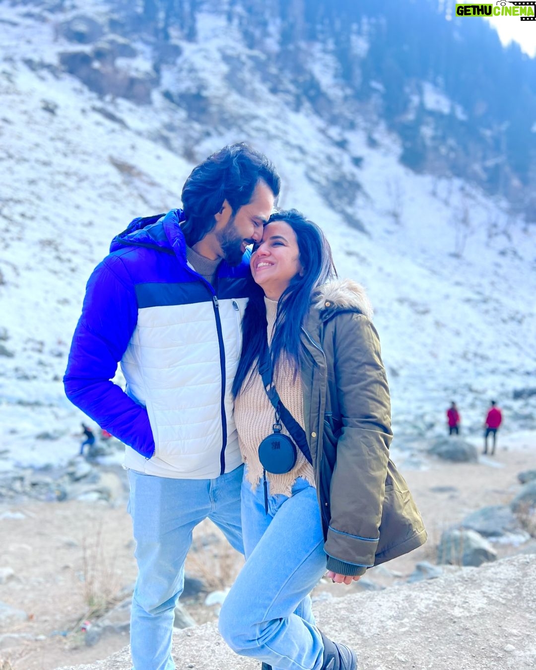 Bhavini Purohit Instagram - With you,it’s different 🫶🏻 . Location: Pahalgam, Srinagar . #influencer #couple #travel #love #babe #couplegoals #madness #trending #kashmir #dhaval4bhavini #bhavinipurohit