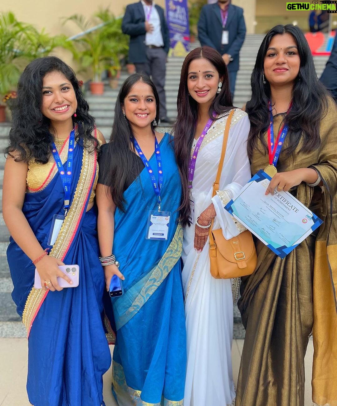 Bhoomika Dash Instagram - Had an amazing experience at @39th_ida_odishastateconference hosted by @soa_sikshaoanusandhan and IDA Kalinga Bhubaneswar Branch . Absolute honor to click a snap with our most eminent, skilful professors @dearanurag sir ,Dr. Swati mam, Dr. Abhilash sir, my seniors and batchmates (3rd year)πβ¨ Soa Auditorium, Campus -2, Bhubaneswar