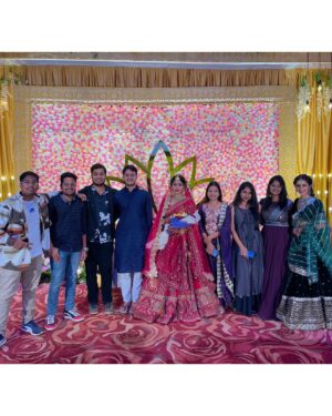 Bhoomika Dash Instagram - This day was as perfect as this photos and videos 🫶✨💫

Thank you so much to my IDS friends for joining in for the wedding ceremony of @anchal_ashmita and @dtanmoy💛