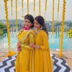 Bhoomika Dash Instagram - Jiji’s Poolside haldi done and dusted ✅ MUA. @chinu_makeup Hair by @makeupbytulasi Decor by @newwave_weddingplanner_events