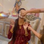 Bhoomika Dash Instagram - Desi birthday and bachelorette party for bride to be @anchal_ashmita 😜😂 Thank you @cake_o_clockk._._ for the beautiful and delicious cake and @dtanmoy93 for making our day even more brighter🤩