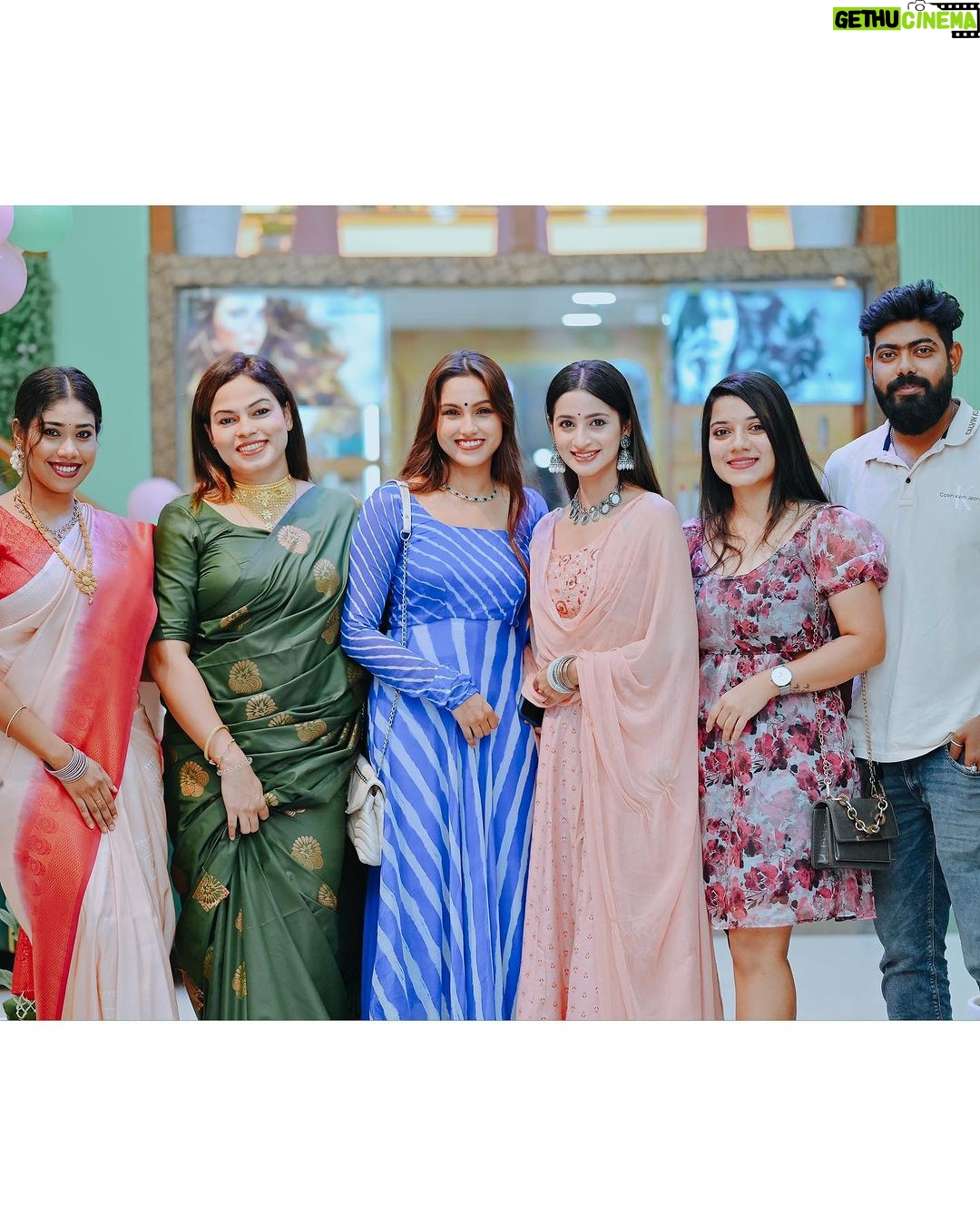 Bhoomika Dash Instagram - Presenting you an One ☝️ stop ✋🏻 destination of Fashion in town for the 1st time named as ‘Priyanshi Fashion & Styling Studio’. @studiobypriyanshi This fashion studio brings all the solution to fashion at one place, as in Saree & readymades, Salon, boutique, cosmetics too. Here you will get All India wide variety of saree, bridal & party wear lehnga, gowns n suit pieces as well. Boutique designing & stitching also. Here you will get brands in both casual and formal Men’s wear along with sherwani & kurta. Also u will get quality Salon services along with bridal make up. And lastly they have a cosmetics store also for ur regular needs with fancy & bridal jewellery. For more details pls do visit the store. Address- near Mani Tribhuvan Apartment, nandankanan road, Patia Bhubaneswar. Raghunathpur