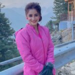 Bhoomika Dash Instagram - Kashmir is truly a paradise on earth🏔️💫 Sukoon ❤️ #kashmir #kashmirthroughmylens #kashmir_lovers #kashmirdairies #gulmarg #sonmargkashmir #travel #travelgram