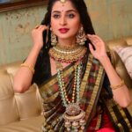 Bhoomika Dash Instagram – ଜୀବନର ସମସ୍ତ ବାଧାବିଘ୍ନକୁ ଦୂର କରିବା ପାଇଁ ଦେବୀ ଦୁର୍ଗା ଆପଣଙ୍କୁ ଅପାର ଶକ୍ତି ଦିଅନ୍ତୁ | 
ଶୁଭ ମହା ଅଷ୍ଟମୀ 😇✨

Wearing pure sambalpuri patta from @pure.sambalpuri 
Jewellery @lalchnd.jewellers